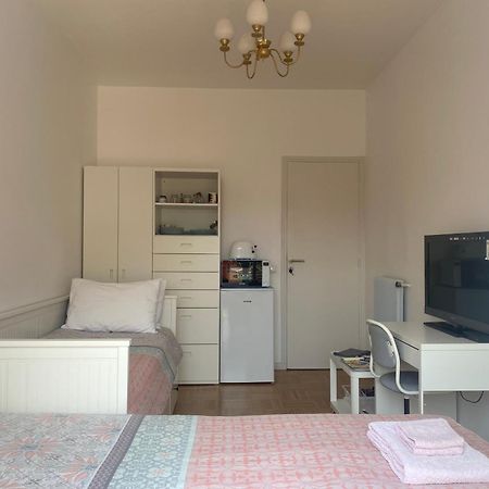 Mirela'S Private Room With Key, Ac, Lift & Balcony In The Center Of Nice On The Cote D'Azur ภายนอก รูปภาพ